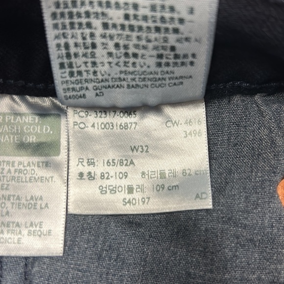 Levi’s 501 Straight Leg Button Fly Denim Shorts - Raw Hem Dark Wash NWT Size 32 - Picture 8 of 9